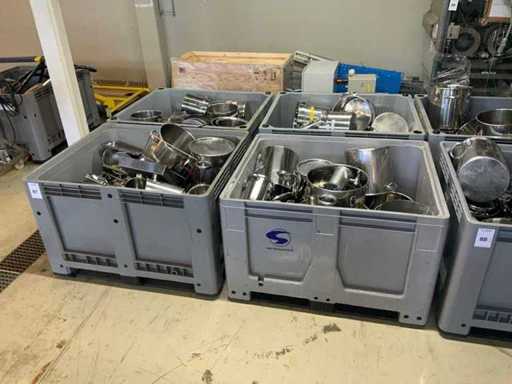 Bake with stainless steel pans and various (4x)