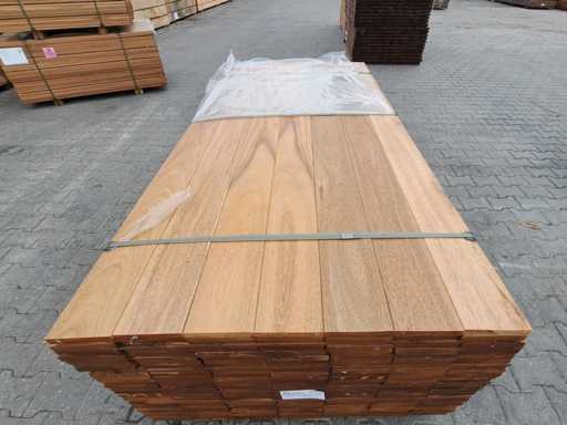 Guyana Teak Dielen gehobelt 1550x145x21mm (123x)