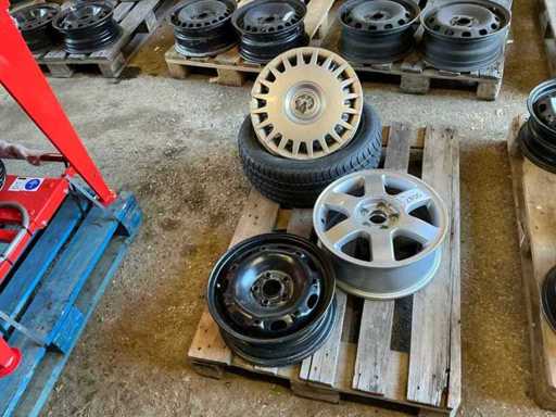 Lotti misti di pneumatici, ruote e cerchi