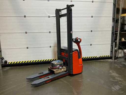 Linde L10 Stacker