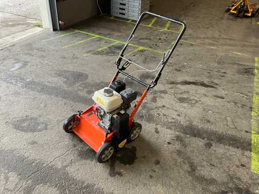 E401VM Verticuteermachine