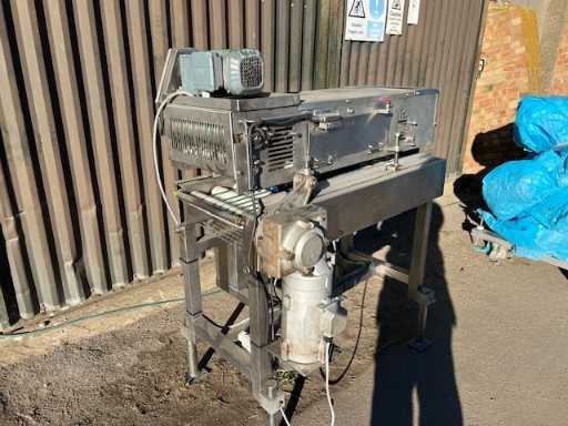 Zak-Tamping/persmachine met transportband