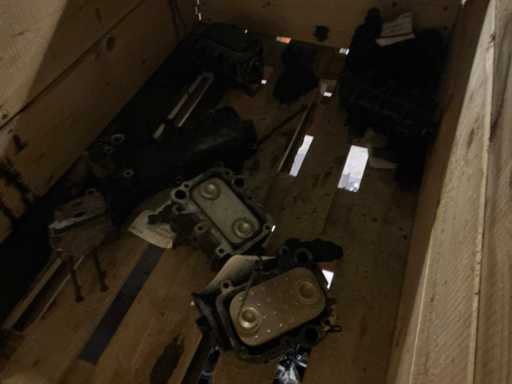 Man Diverse koelbuizen voor motor en oliekoelers