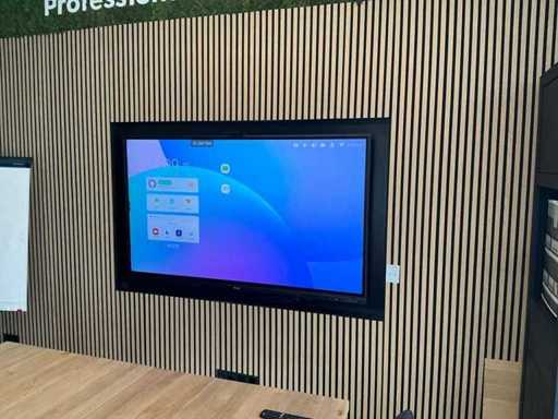 Télévision Ilyama 76" à écran tactile