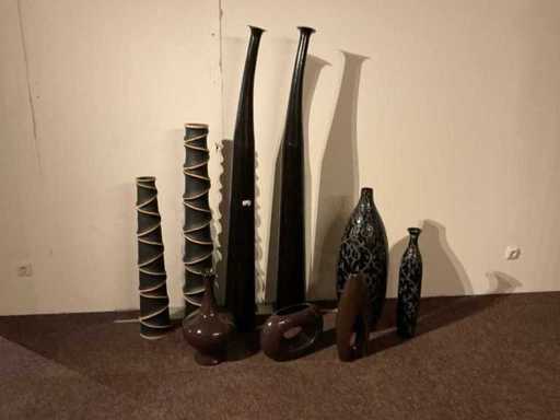 Charge verschiedener Vasen