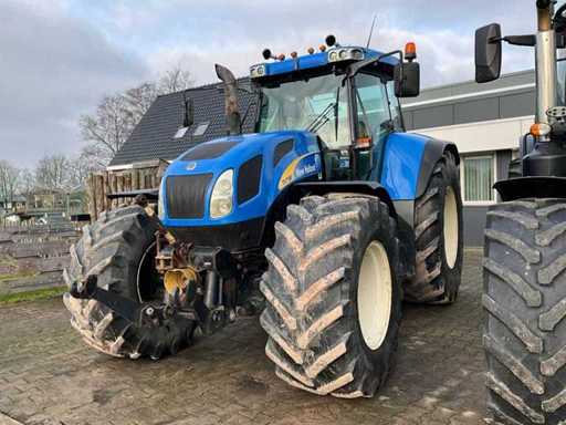 Tractor agricol New Holland TVT 190 cu tracțiune integrală din 2005