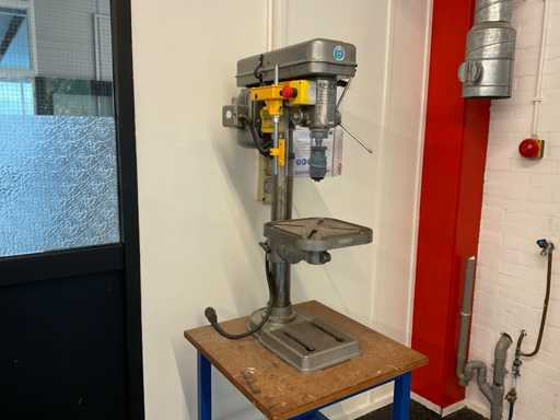 Huvema HU-16 Profi Säulenübung auf dem Stand