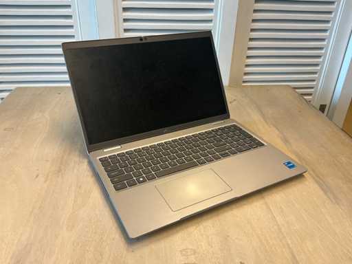 Laptop - Dell Inc. - Latitude 5520