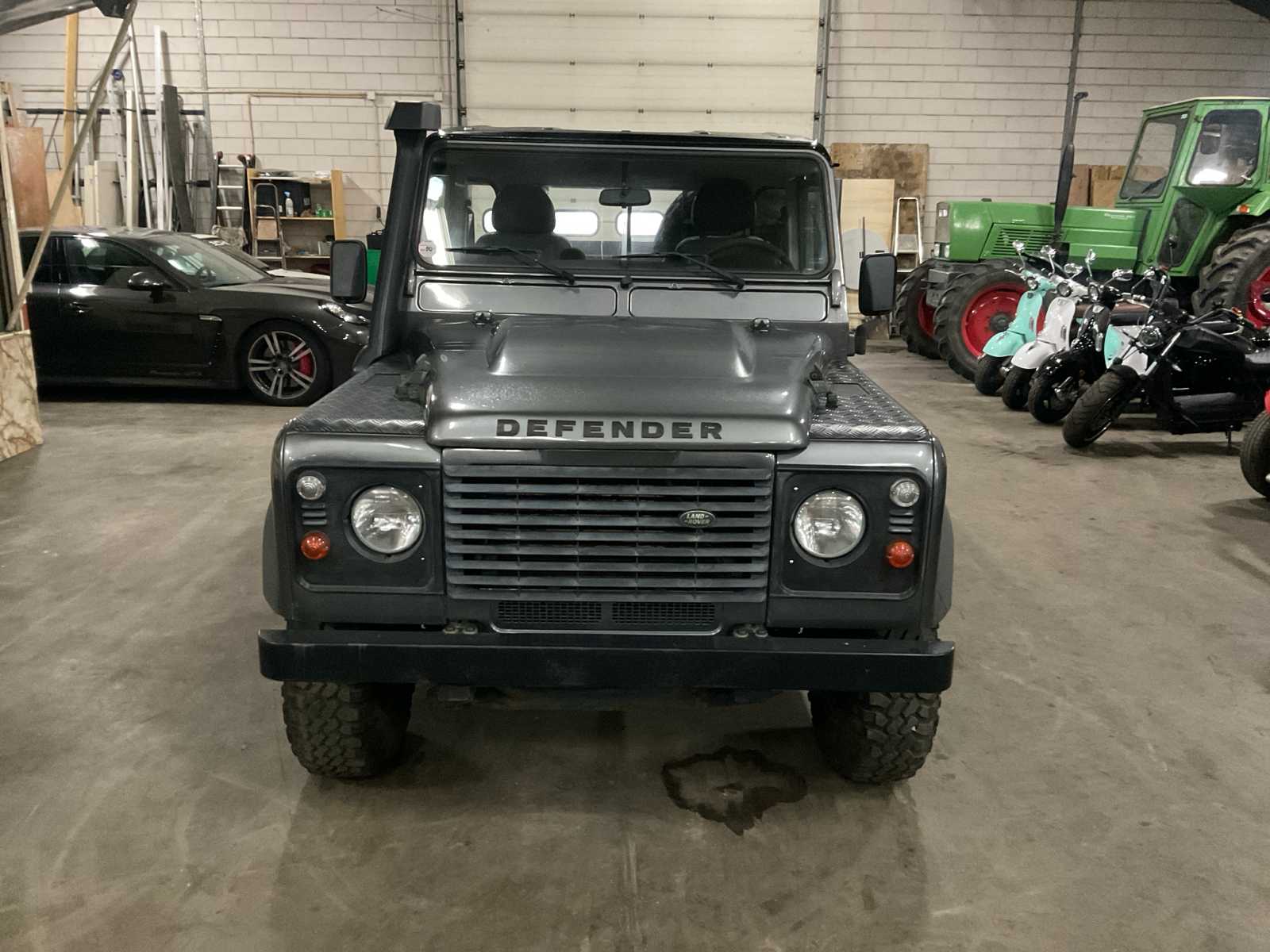 Land Rover Defender Passenger Car Pickup 4WD Year 2013