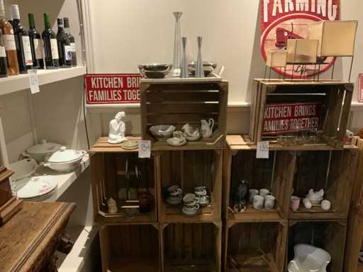 Casse di legno con contenuto (5)