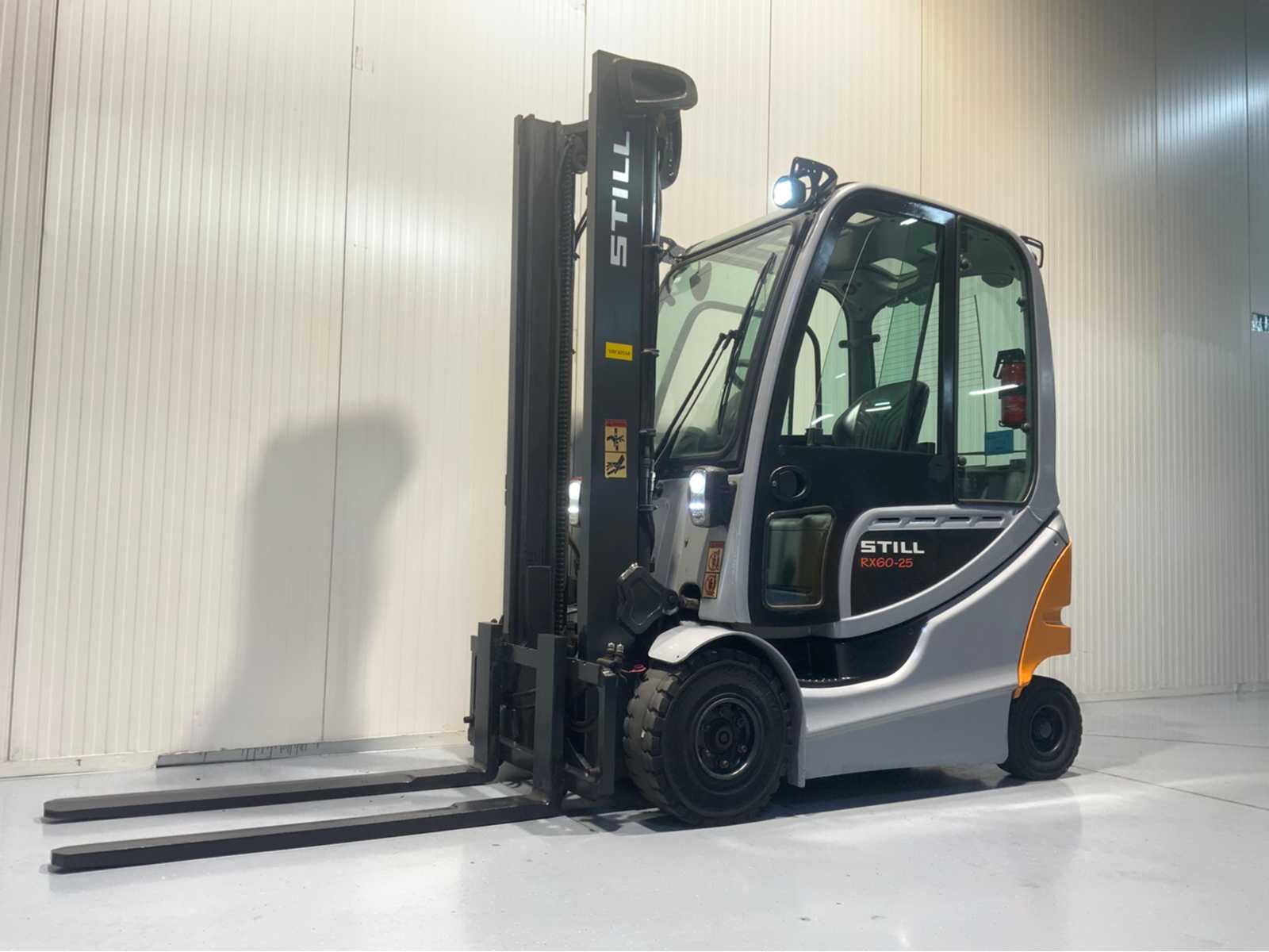 Still RX60-25 – 2500KG Lifting Capacity – 3865 Hours – Forklift