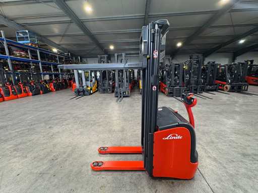 Serwis 2014 +UVV 09/2026 Linde L14 1,400kg Triplex 470cm Pallet Truck Ant 1,982 godz.
