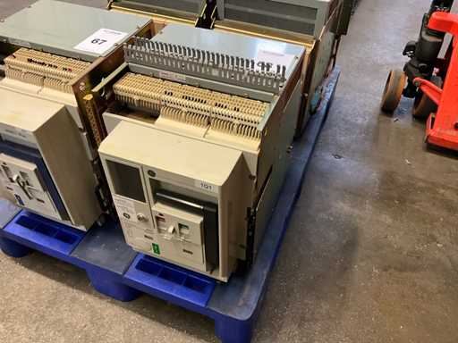 Wyłącznik GE MN31W25 2500 A Air