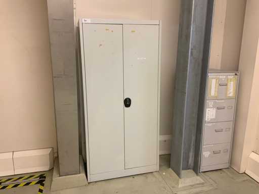 Burg Werkstattschrank