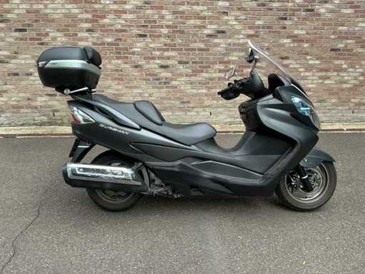 Suzuki Burgman 400 Moto