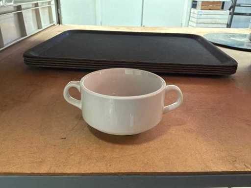 Miski z zupą (310x)