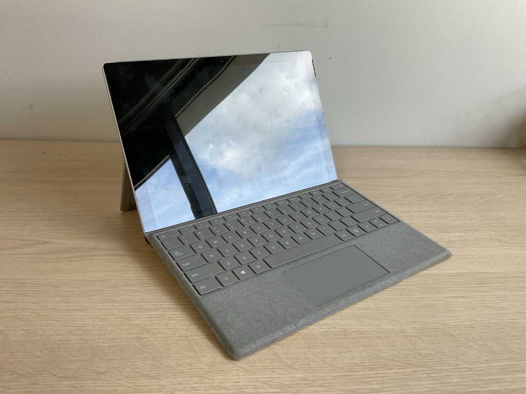 Laptop Microsoft Surface pro 5. generacji
