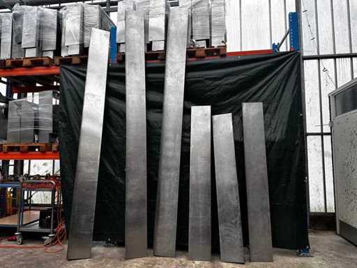 Stainless steel shelves (6x)