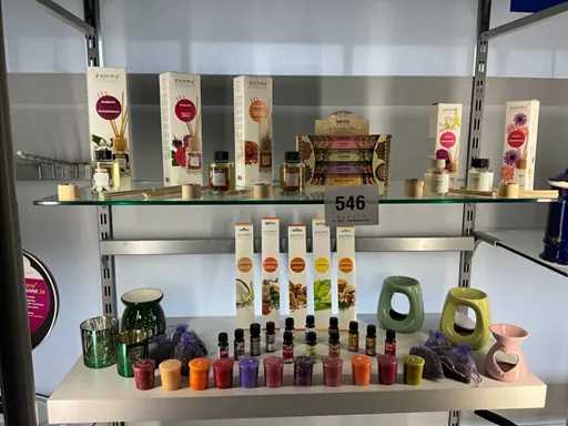 Pajoma diverse geuren,kaarsen, theelichthouders....