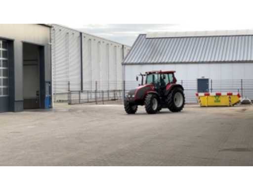 cf85fe07-5108-4bef-b64f-fcd82c575324.mp4