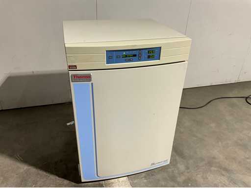 Thermo scientific Forma series ll water jacket Co2 incubator
