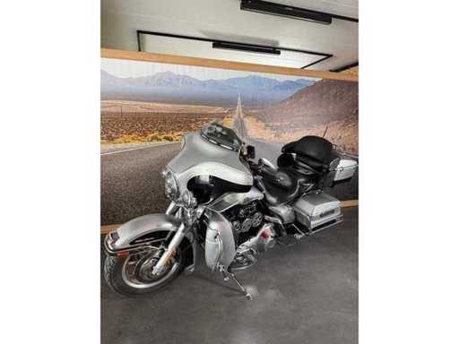 Harley Davidson - D FLHTCUI - Motorcycle