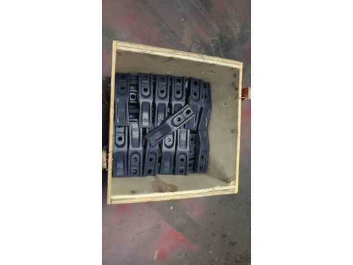 62x Flat Tooth 40-45 x13 mm Z?b przykr?cany do minikoparki