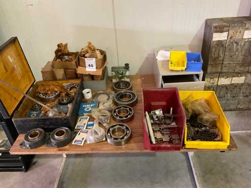 Lot de rulmen?i ?i lan?uri diver?i