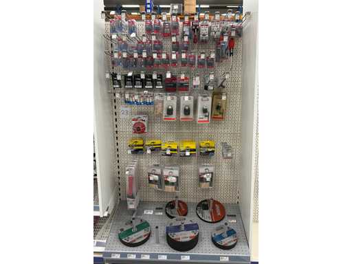 Série de différents ensembles de mèches et meules à meuler