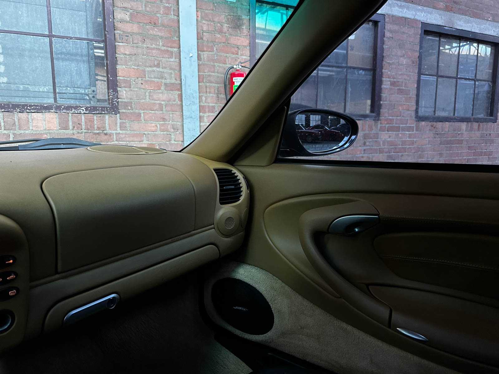 Porsche 911 Carrera 4 Cabriolet 3.6 996 320pk 2002 Youngtimer HANDGESCHAKELD 