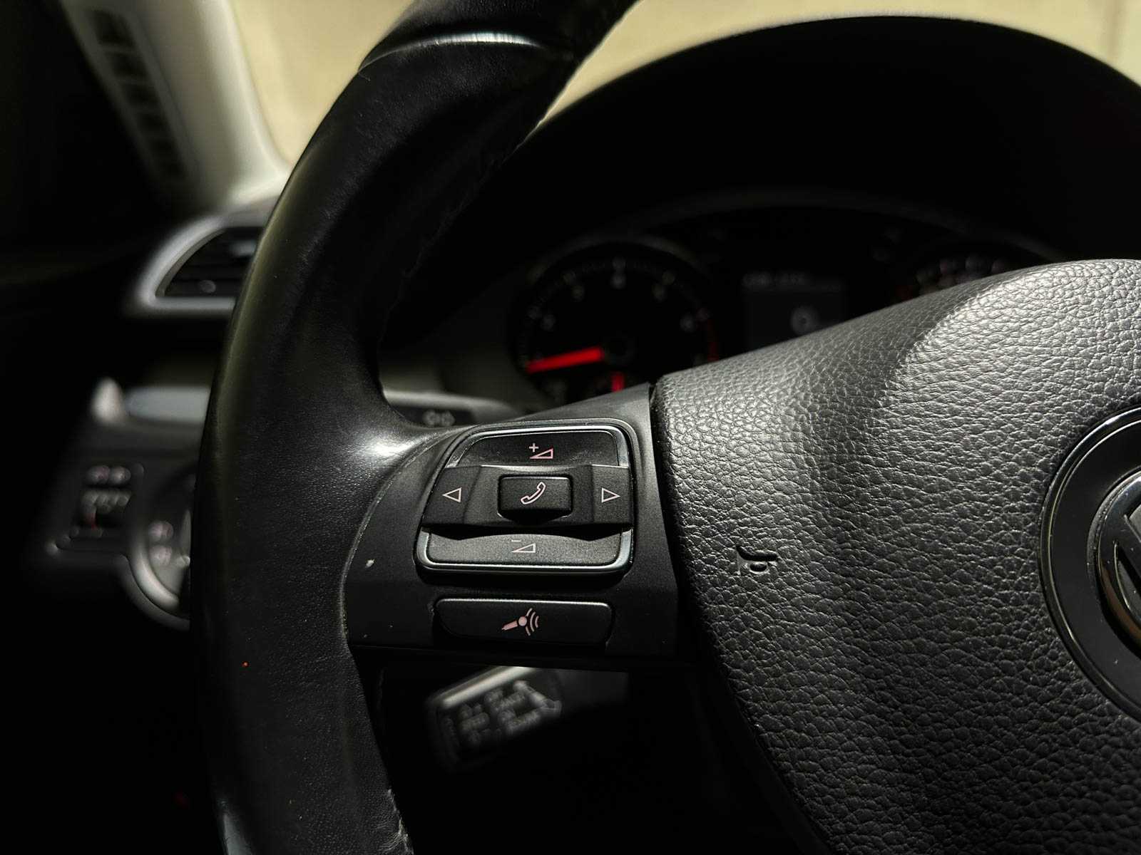 Volkswagen Passat Variant 1.8 TSI Highline 160pk 2011 (Origineel-NL), 71-RPV-9