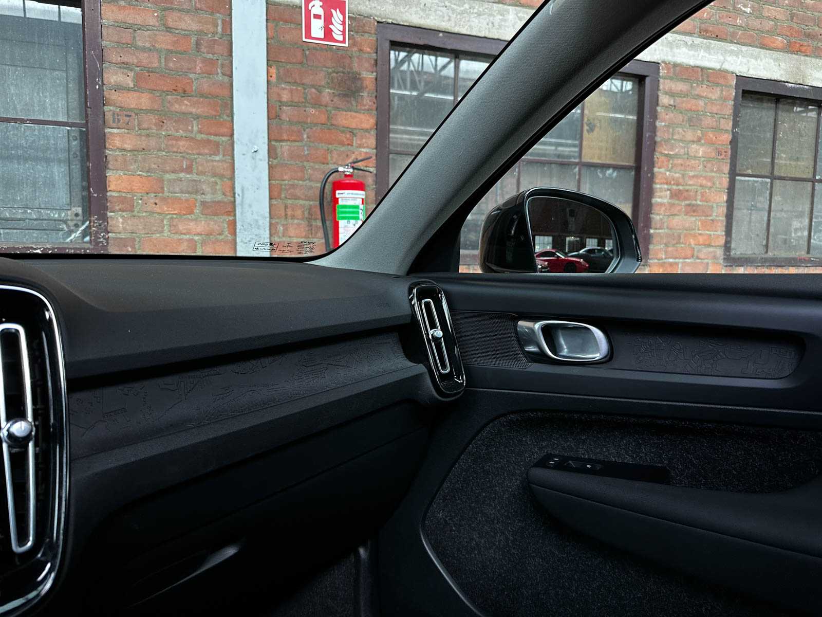 Volvo XC40 Recharge T4 INSCRIPTION EXPRESSION 129pk 2021 (Origineel-NL+1e eigenaar), K-649-LG