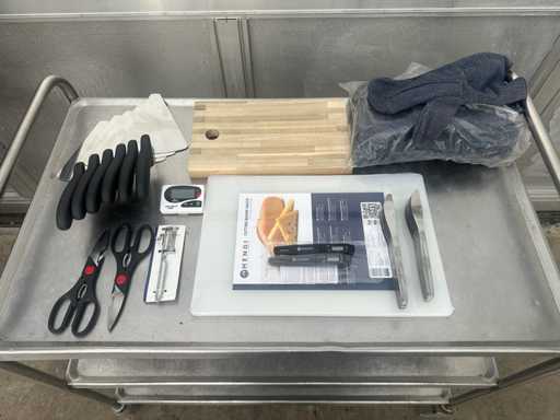 Divers ustensiles de cuisine