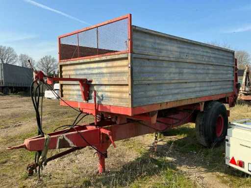 Getrokken enkelassige meststrooier