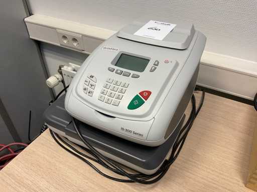 Appareil d’affranchissement de la série Quadient Is-300