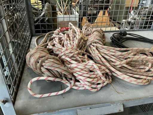 Bundel touwen en hijsen