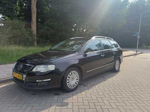 Volkswagen Passat Variant 2.0 FSI Sportline, 77-TJ-NV