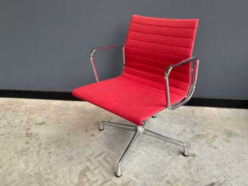 Vitra EA 108 Stoel