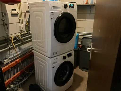 Samsung WW90TA049AE Washer and dryer