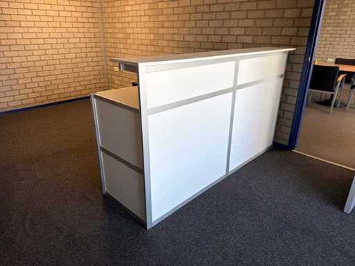 Mobilier de réception et de comptoir