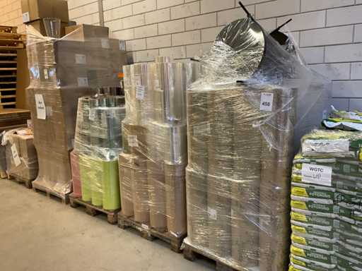 Partij cadeaupapier en folie