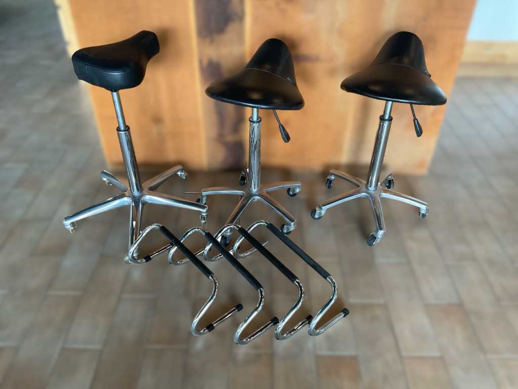 Saddle stool (c) (3x)