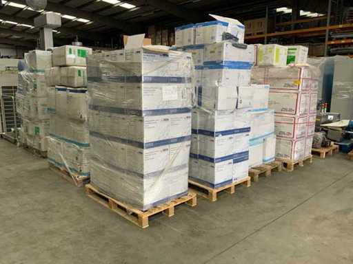 Combination lot of disposables (c)