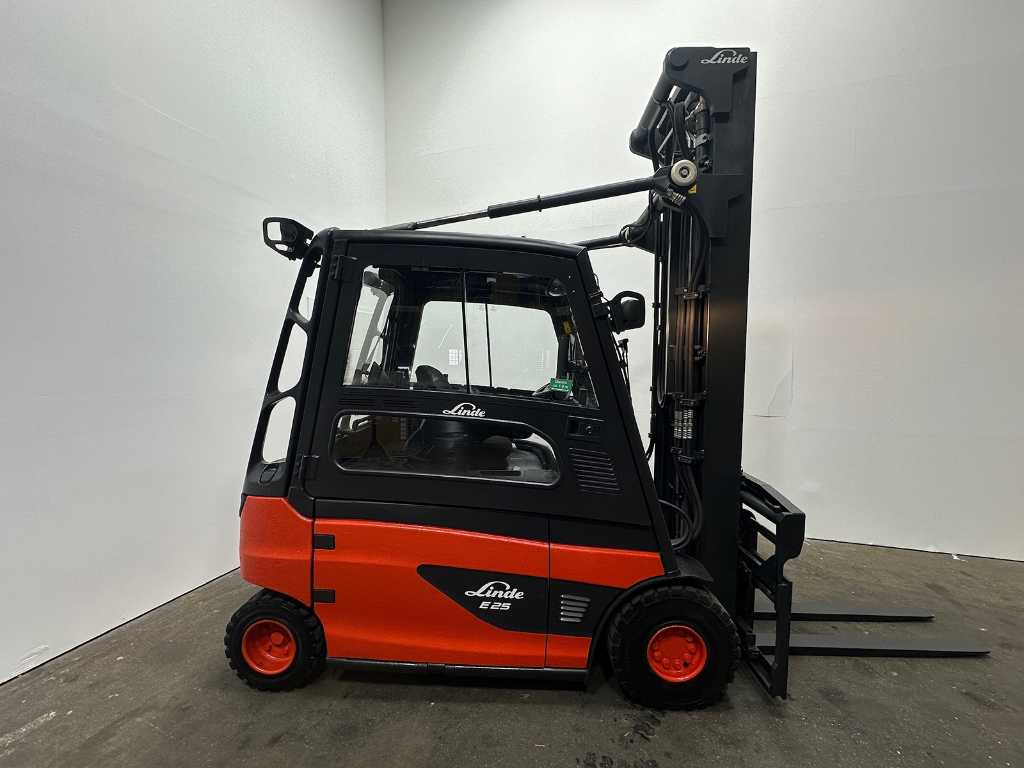UVV Service 05/2025 2013 Linde E25L 2.500kg Forklift Triplex Electric Forklift Fork Adjuster