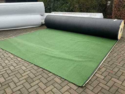 Campo sportivo a rotoli in erba artificiale Pure EP 4x50m. Non usato.