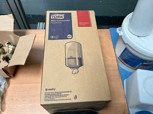 Paper roll holder (2x)