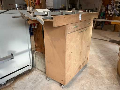 Milling machine and molds