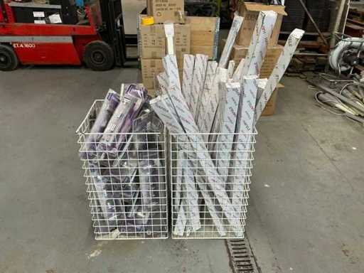 Lotto di luci LED e portaasciugamani