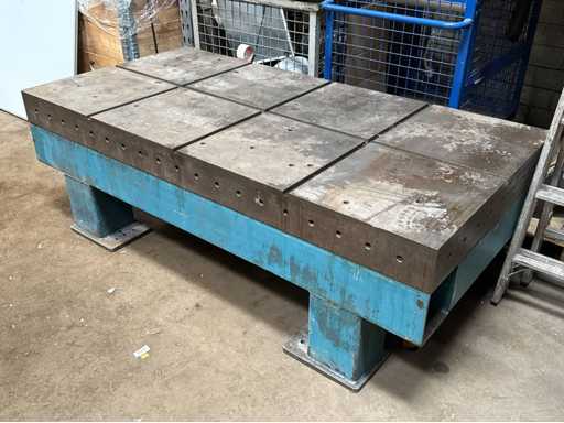   Table de serrage solide