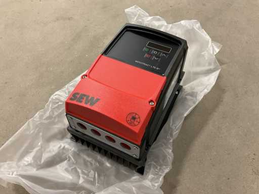 SEW Movitrac LTE-B+ MCLTEB0008-5A3-1-30 Frequenzwandler